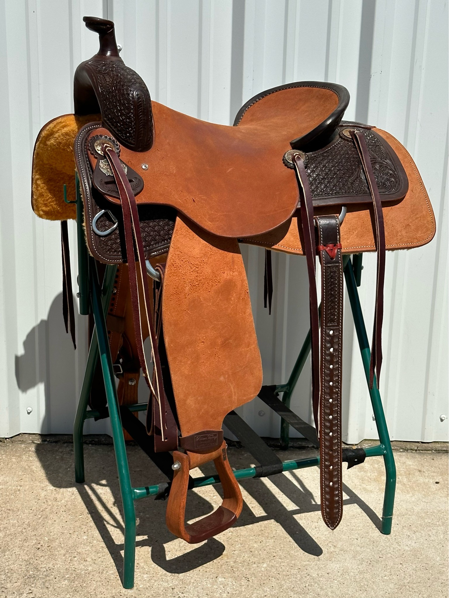 Robert Teskey Elite CowHorse Saddle with a 17- inch Rough Out Seat & PR