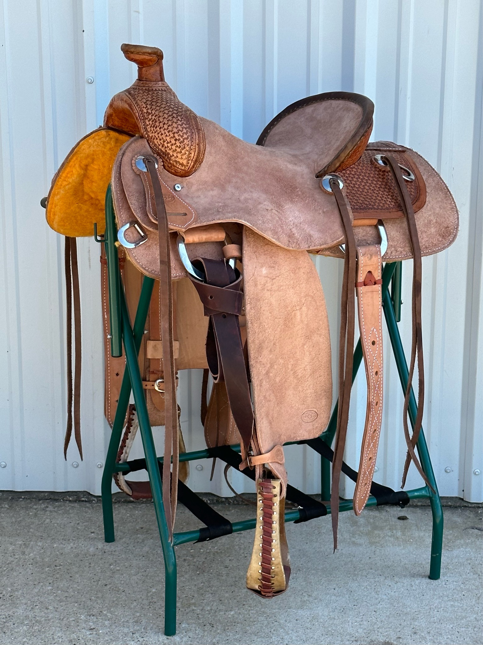 Heart O Texas Seat Size Mule High Back Western Saddle With A Rough Out Seat In Light Antique Finish