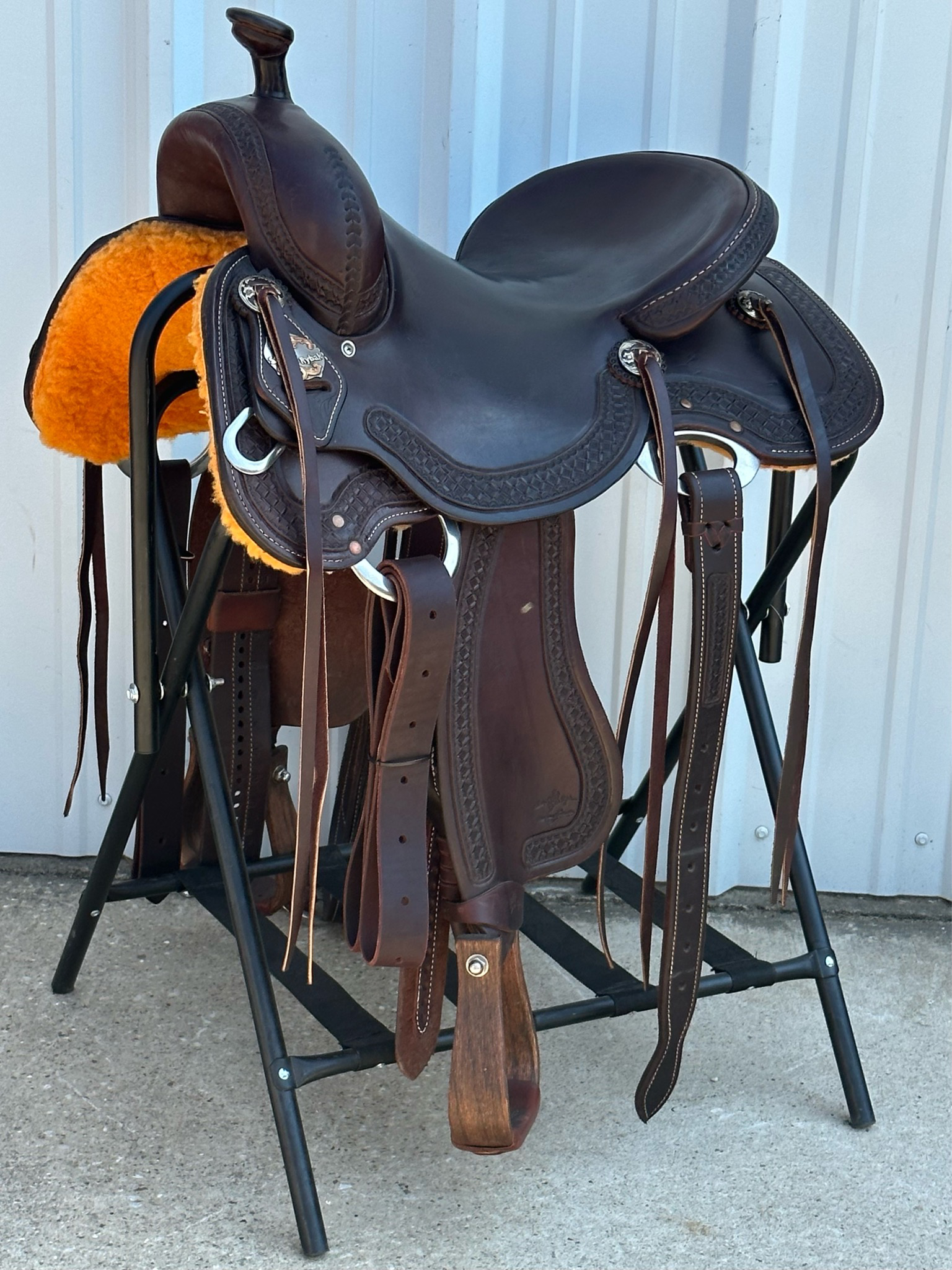 Stuart Rybak CowHorse Saddle with a 15- inch Slick Out Seat