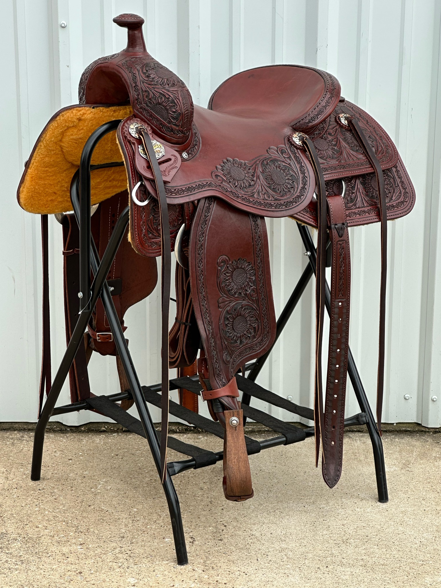 Robert Teskey Elite Ranch Cutting Horse Saddle with a 16- inch Slick Out Seat