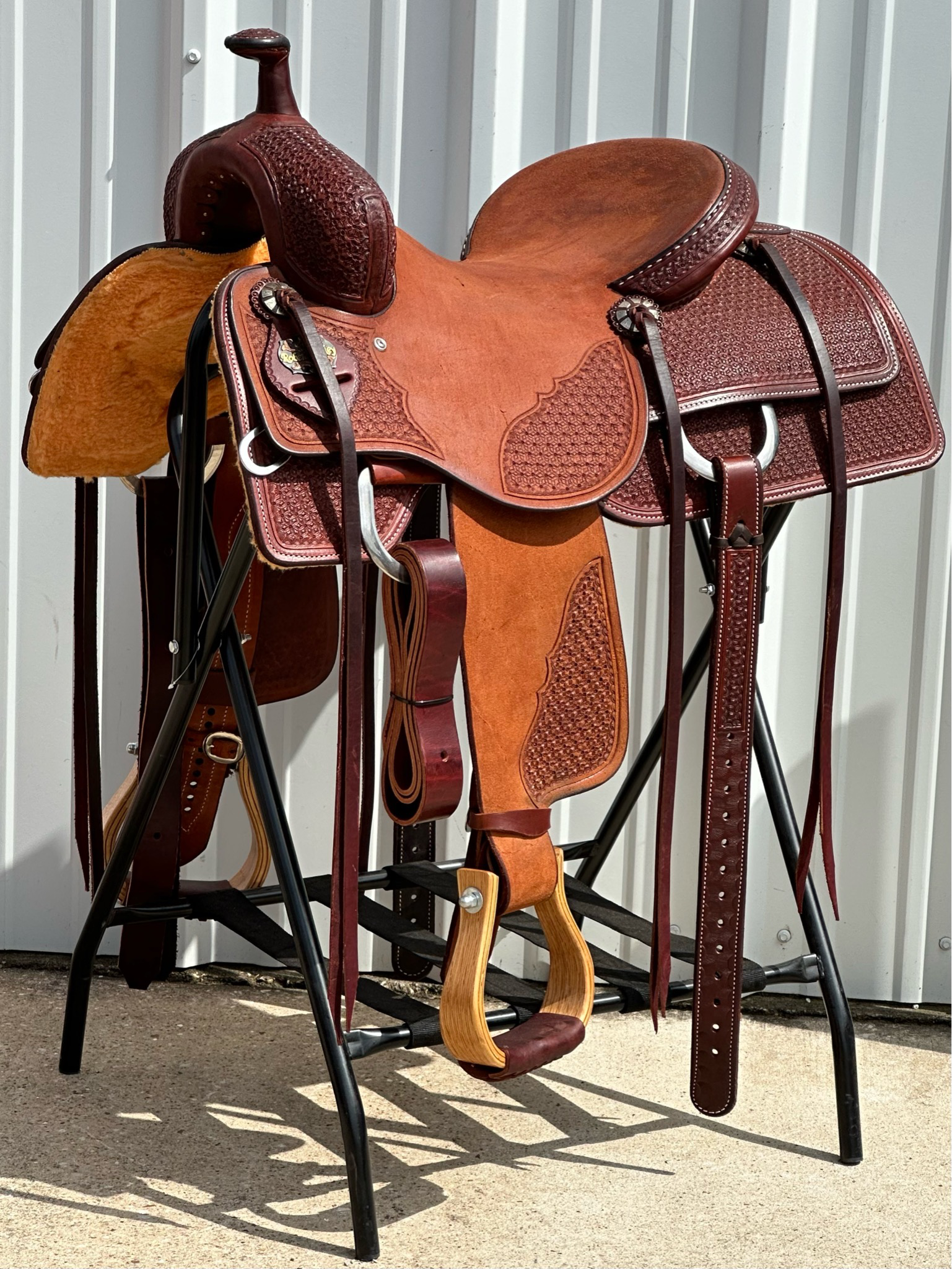 Robert Teskey CowHorse Saddle with a 16- inch Rough Out Seat